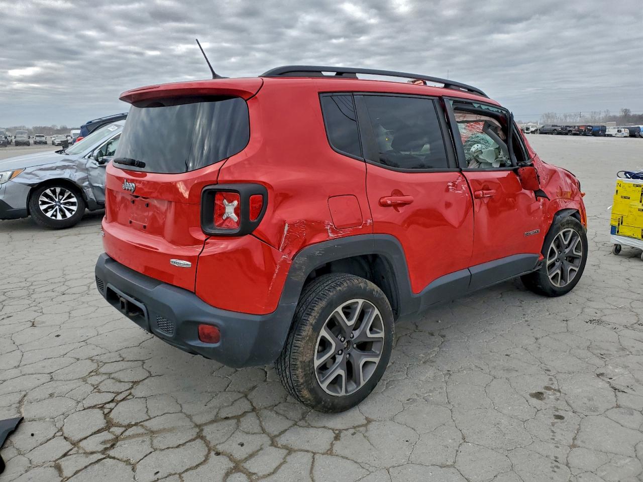 2017 JEEP RENEGADE LATITUDE photo 3
