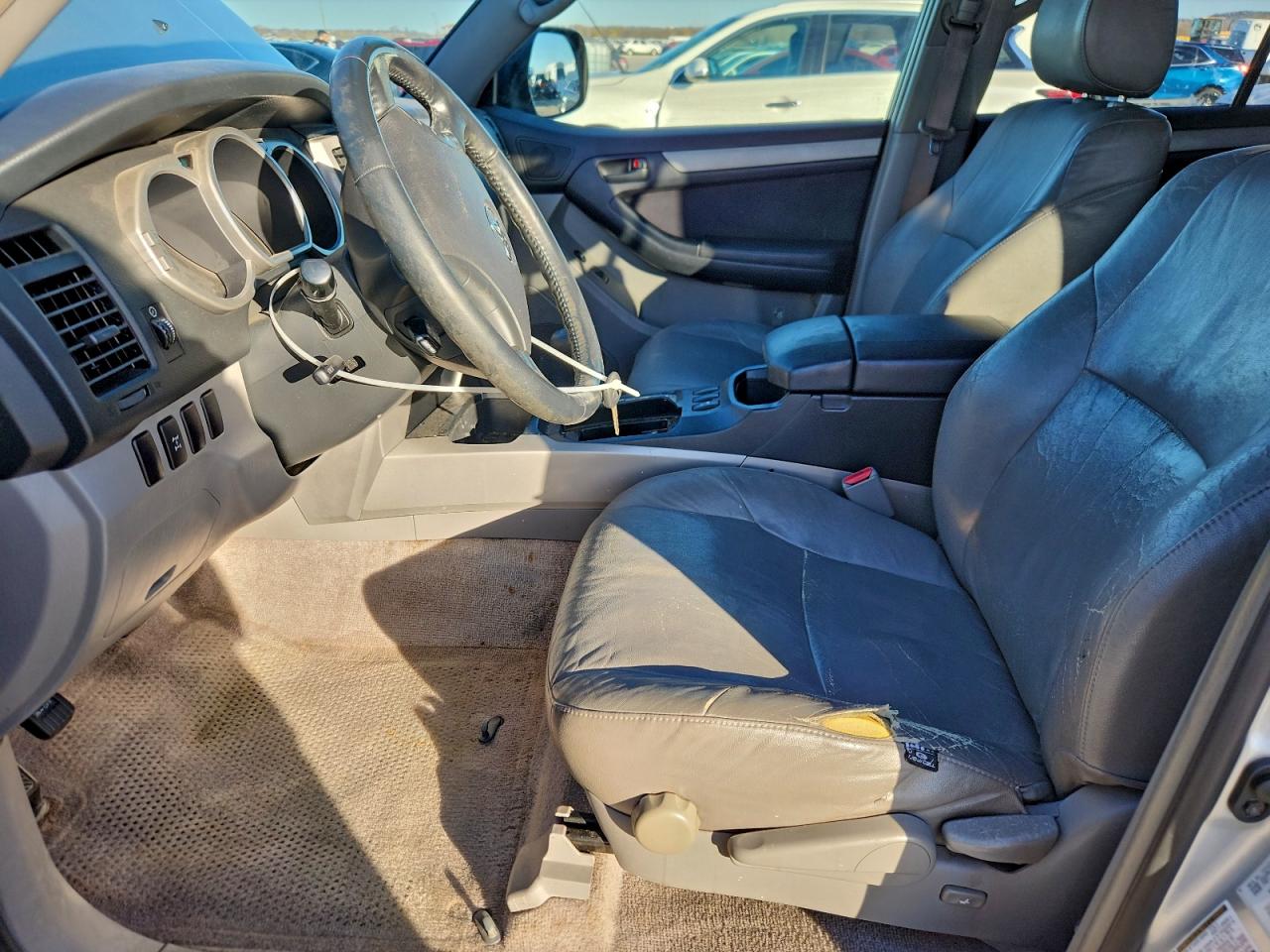 2005 TOYOTA 4RUNNER SR5 photo 7