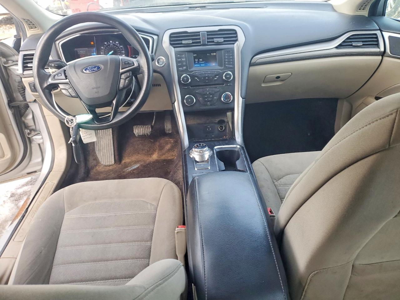 2017 FORD FUSION SE photo 8