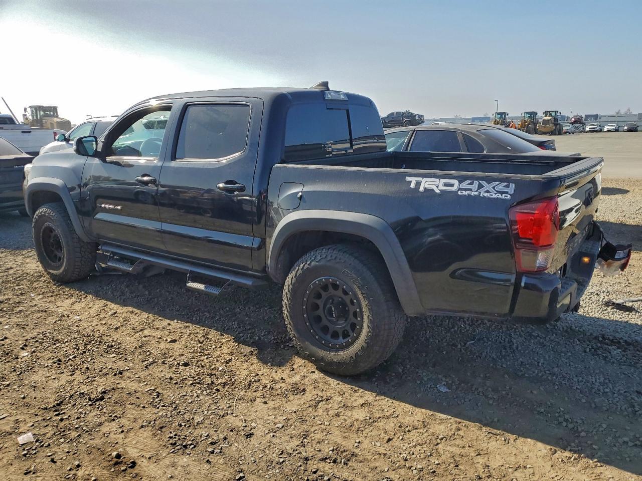 2019 TOYOTA TACOMA DOUBLE CAB photo 2