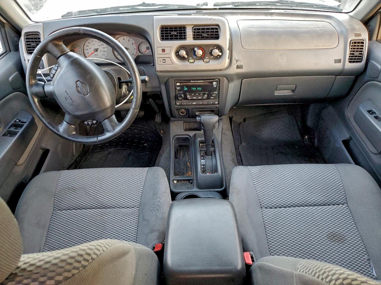 2001 NISSAN FRONTIER CREW CAB XE photo 8