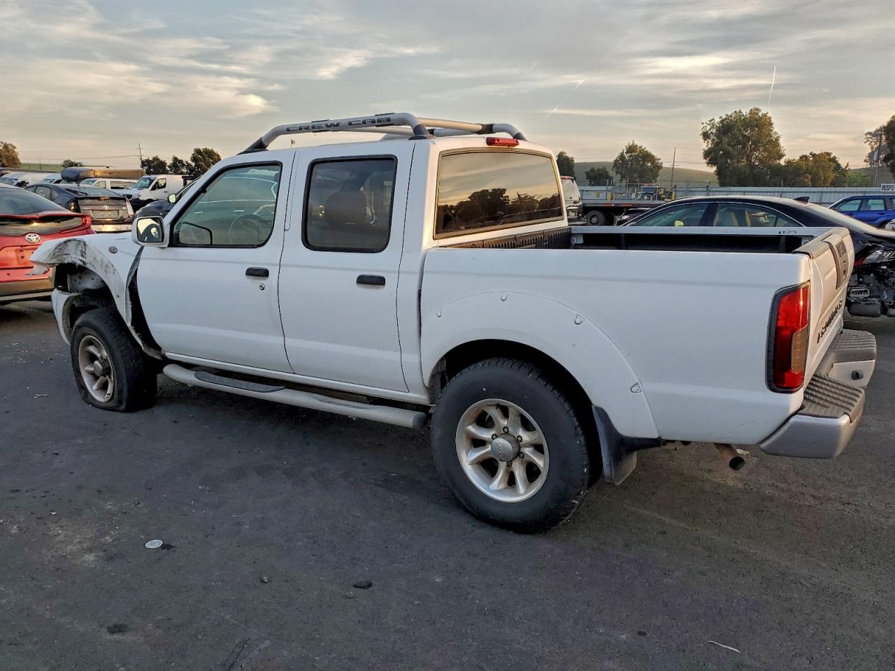 2001 NISSAN FRONTIER CREW CAB XE photo 2
