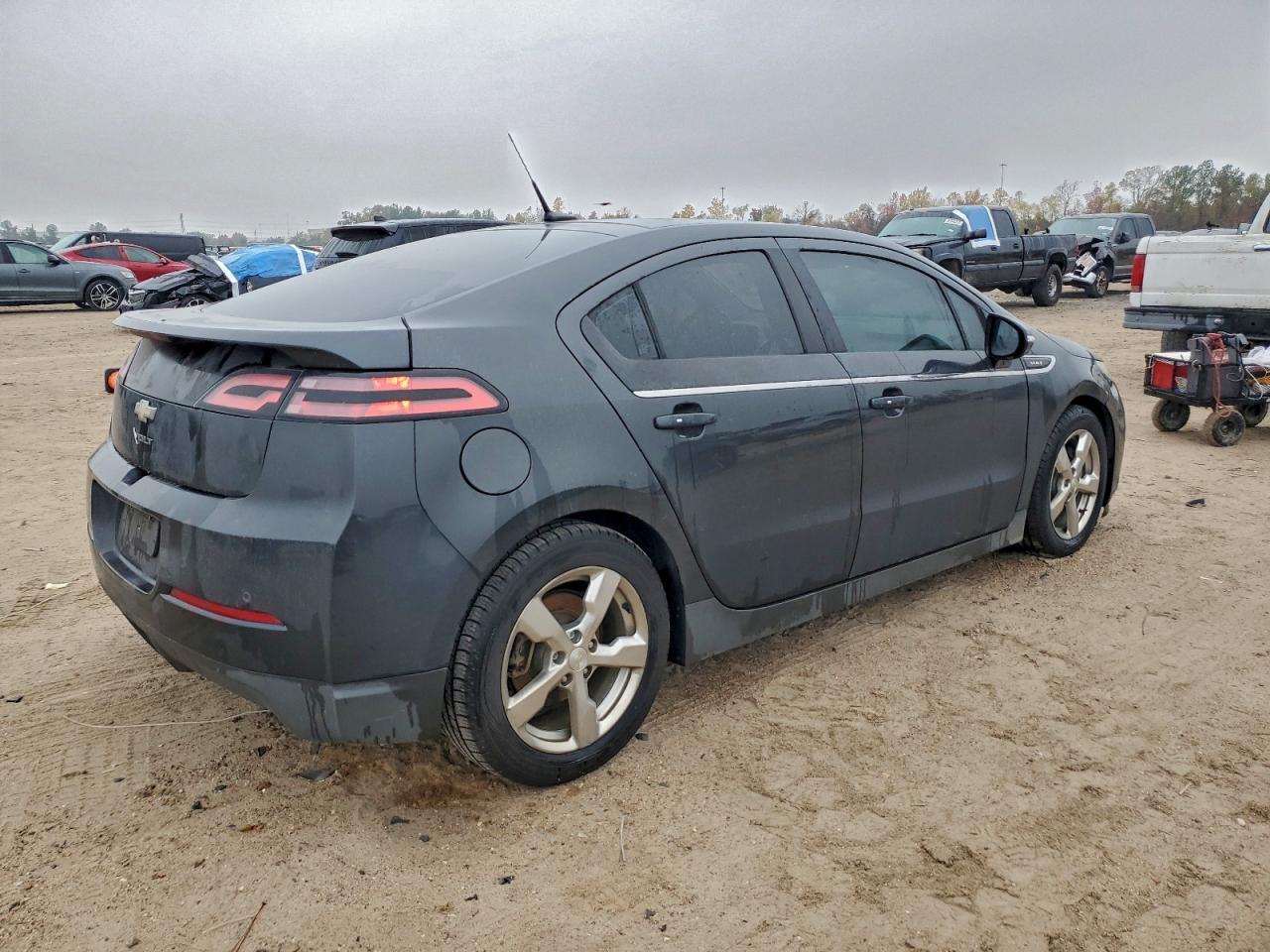 2014 CHEVROLET VOLT photo 3