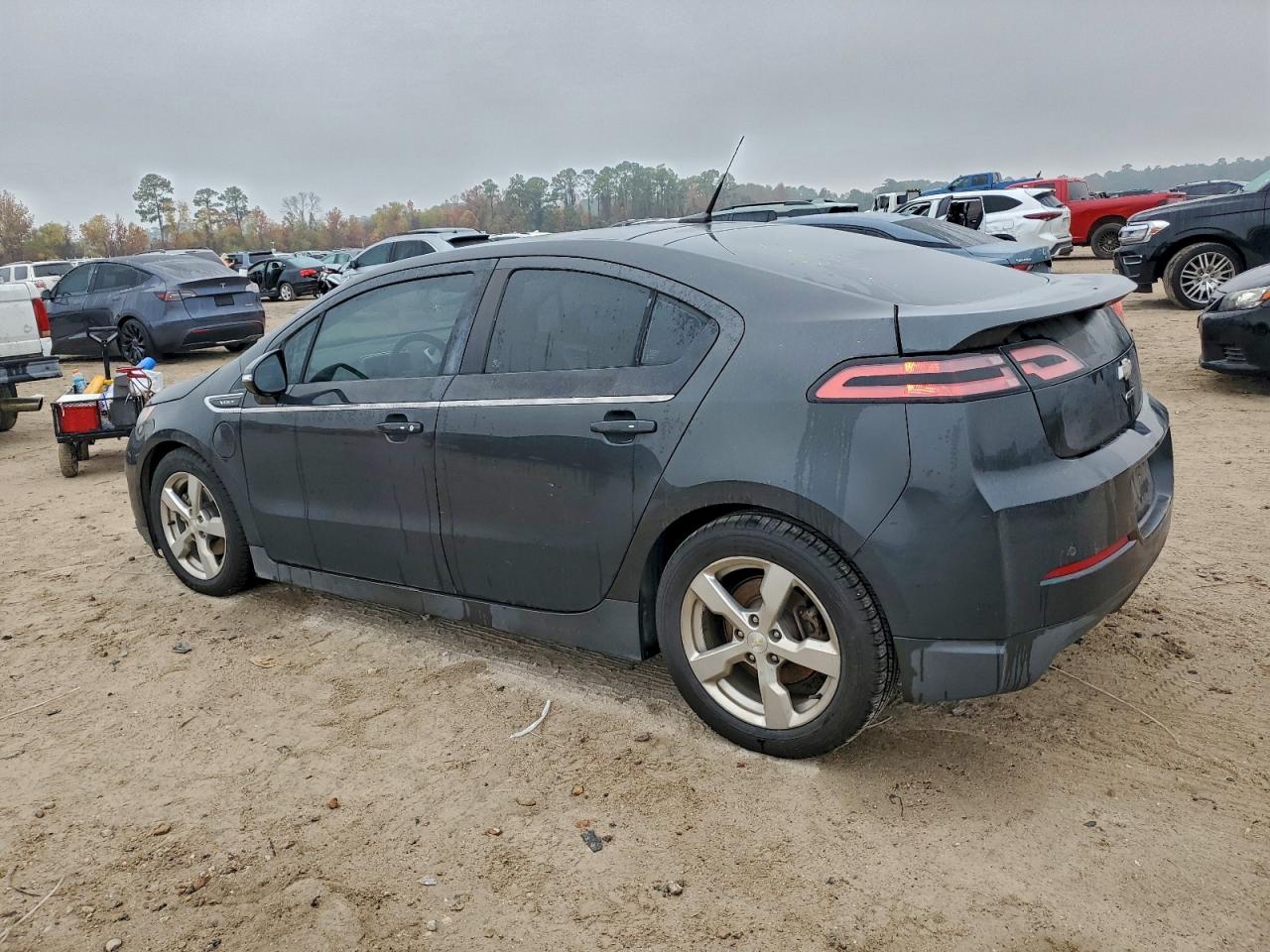 2014 CHEVROLET VOLT photo 2
