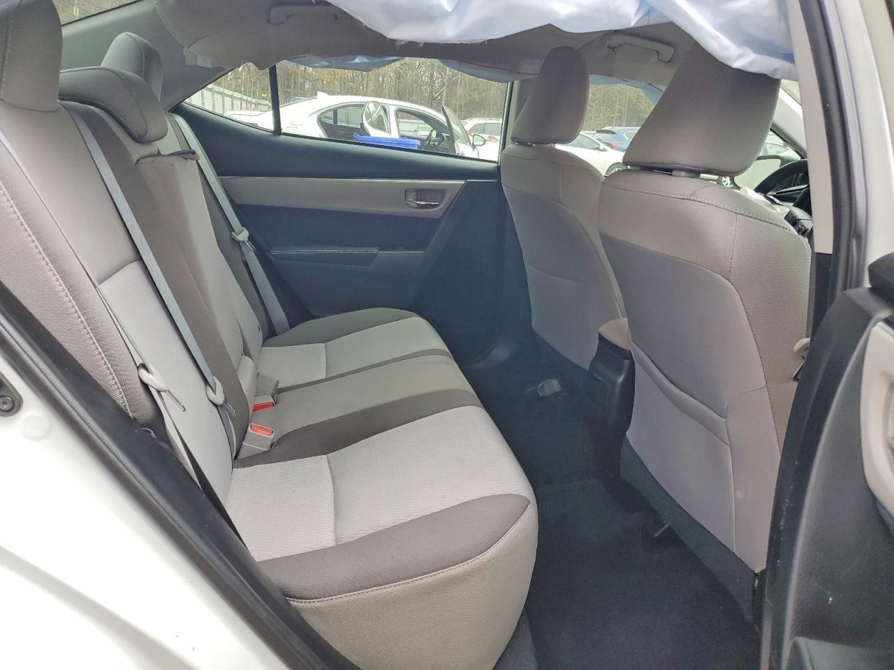 2017 TOYOTA COROLLA L photo 10