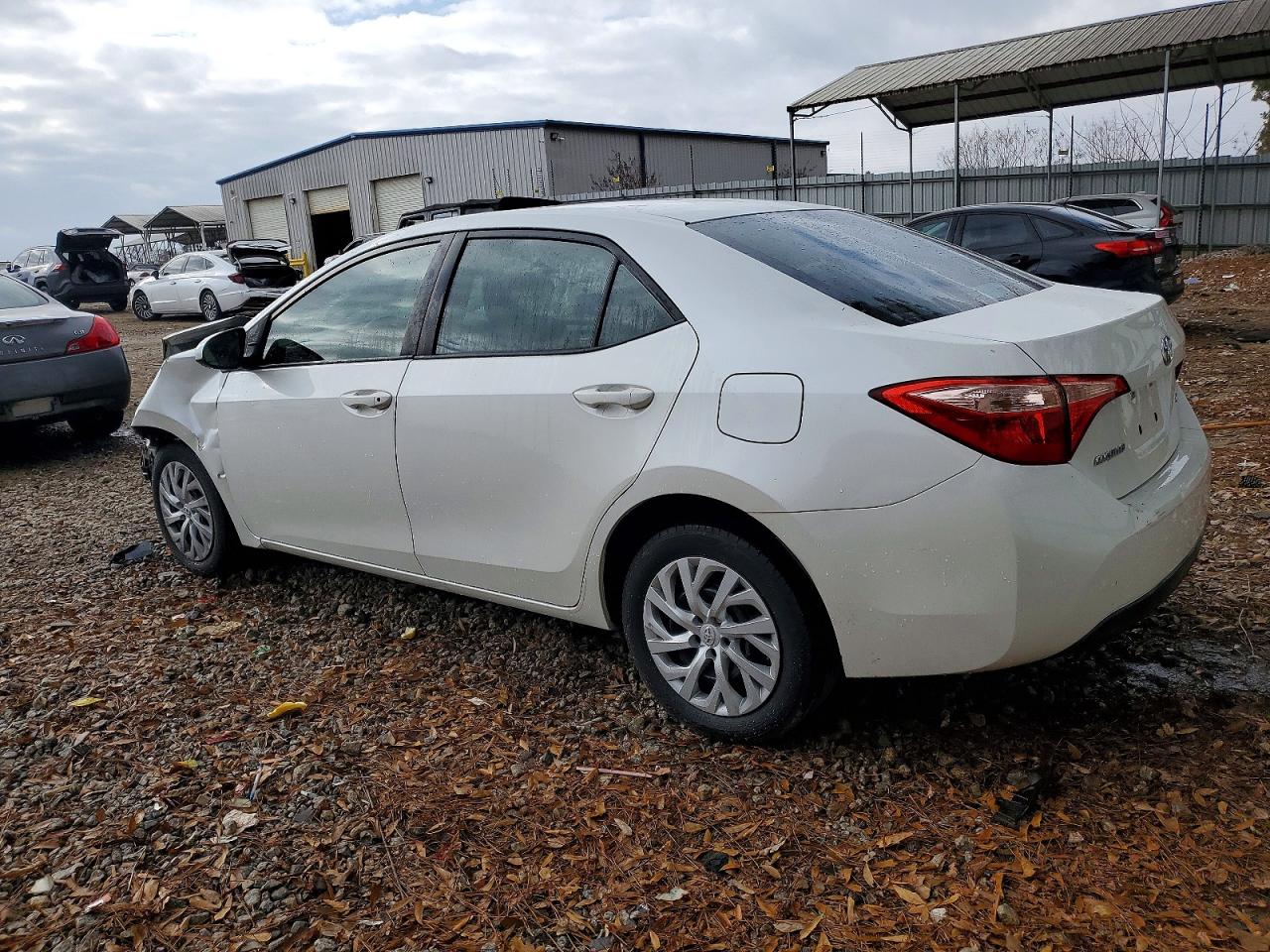 2017 TOYOTA COROLLA L photo 2