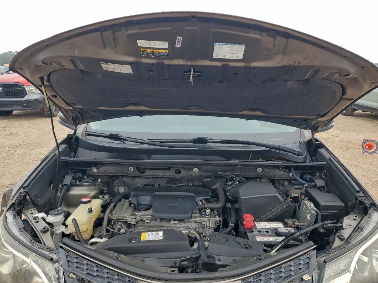 2015 TOYOTA RAV4 XLE photo 12