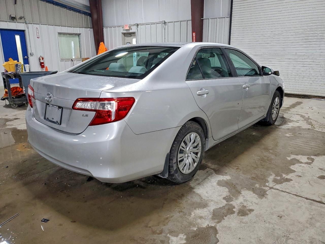 2013 TOYOTA CAMRY L photo 3