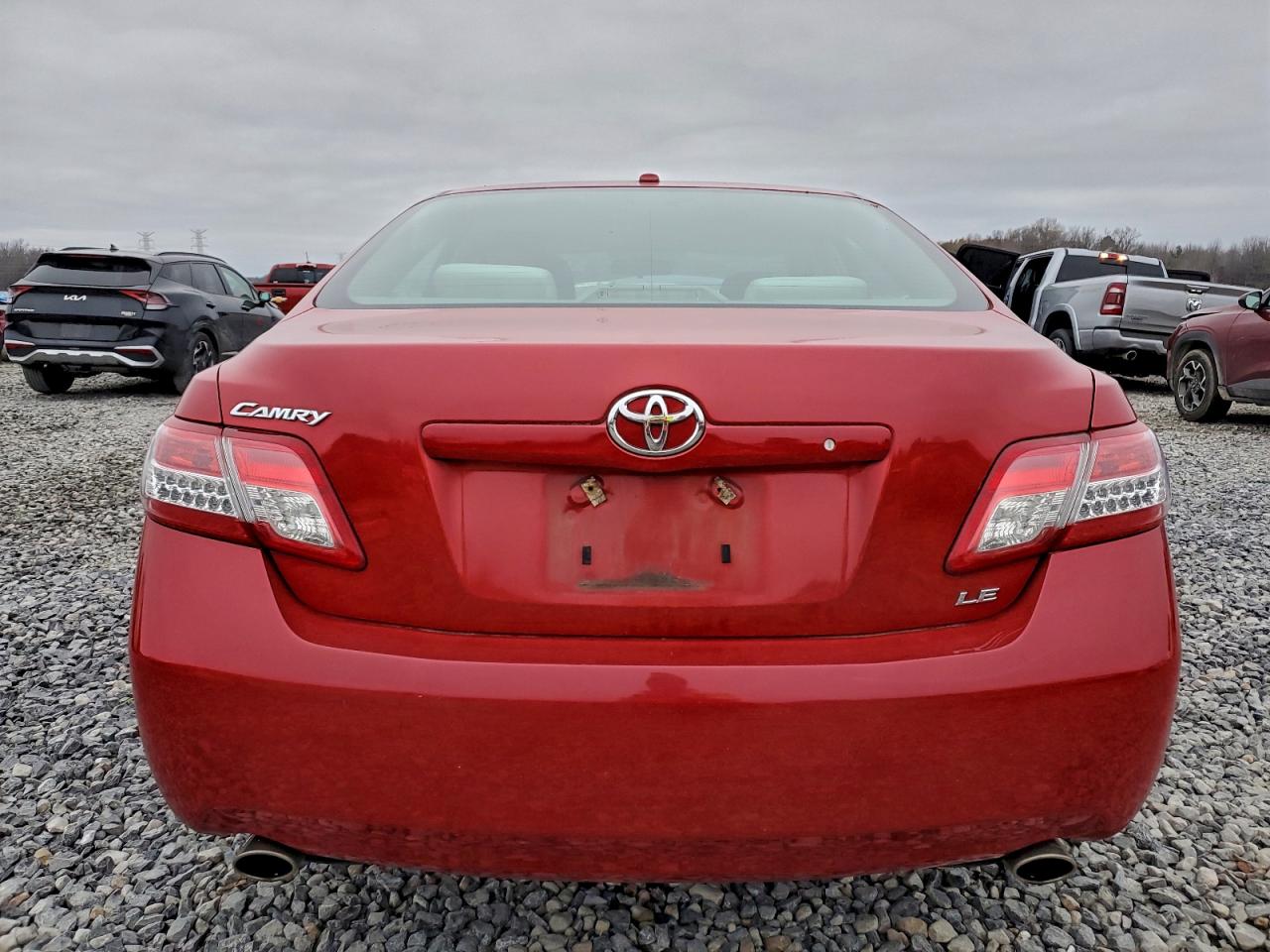 2010 TOYOTA CAMRY SE photo 16
