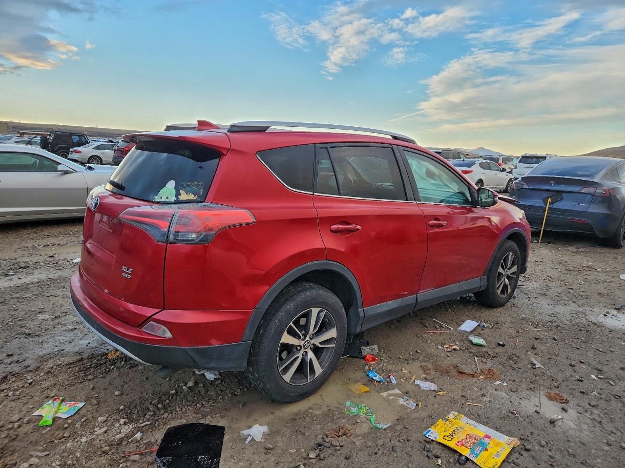 2016 TOYOTA RAV4 XLE photo 3