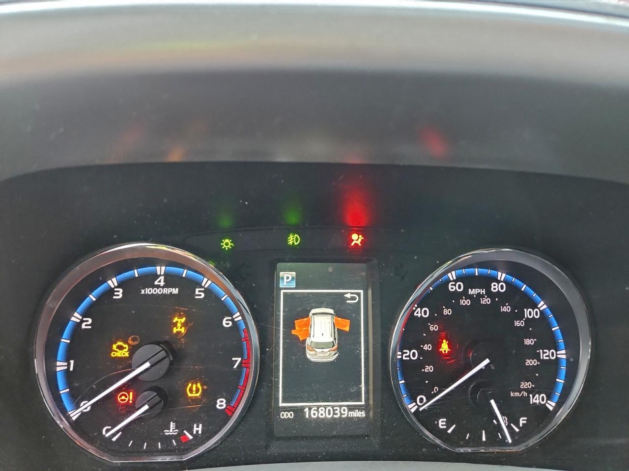 2016 TOYOTA RAV4 XLE photo 9