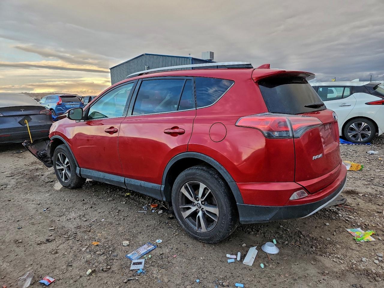 2016 TOYOTA RAV4 XLE photo 2