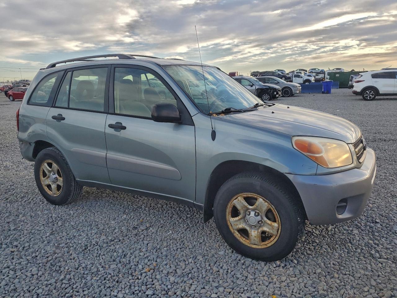 2004 TOYOTA RAV4 photo 4