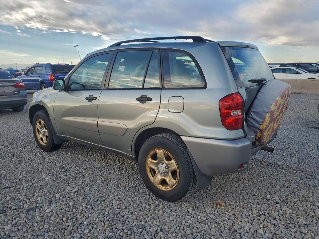 2004 TOYOTA RAV4 photo 2