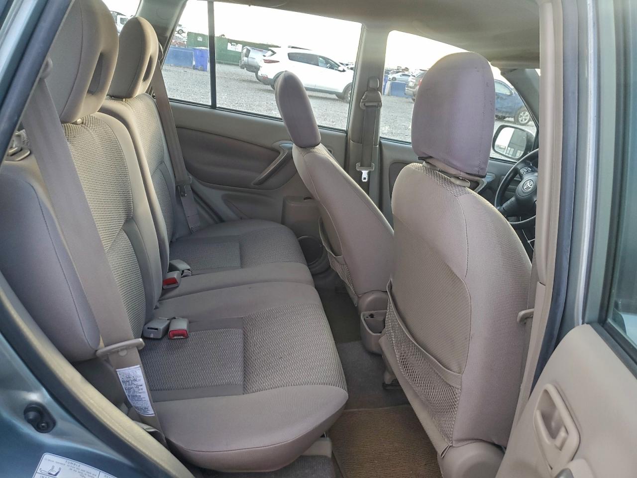 2004 TOYOTA RAV4 photo 11