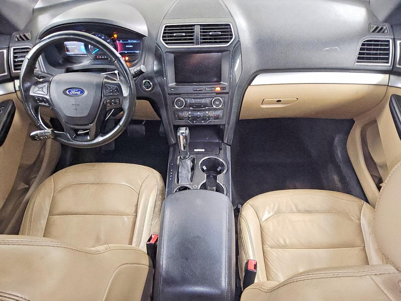 2017 FORD EXPLORER XLT photo 8
