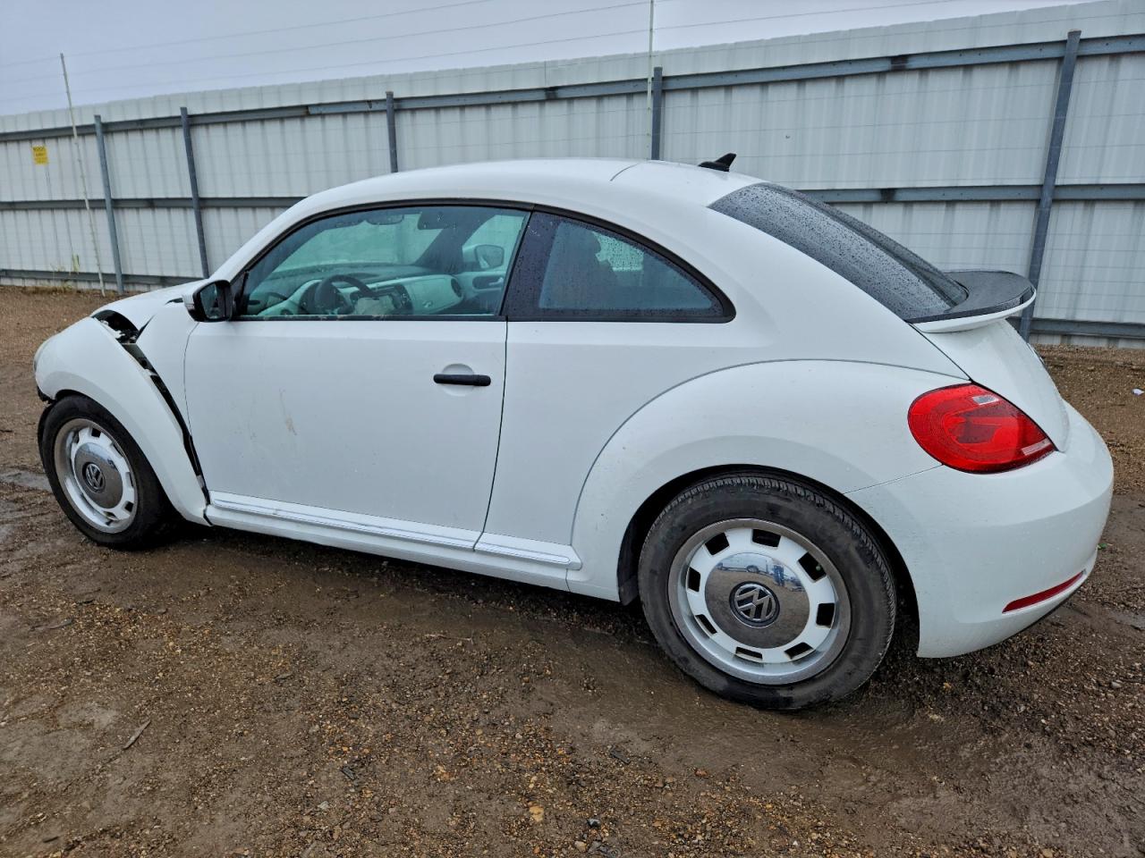 2015 VOLKSWAGEN BEETLE 1.8T photo 2