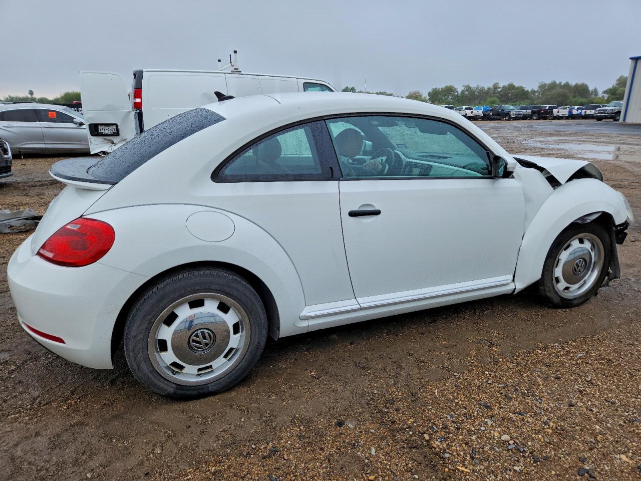 2015 VOLKSWAGEN BEETLE 1.8T photo 3