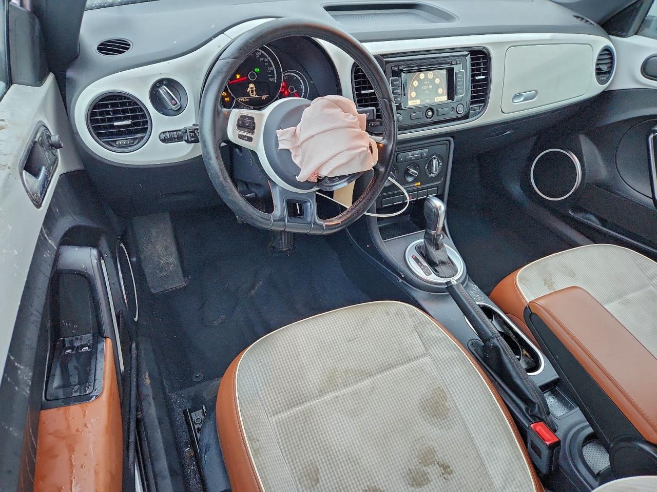 2015 VOLKSWAGEN BEETLE 1.8T photo 8