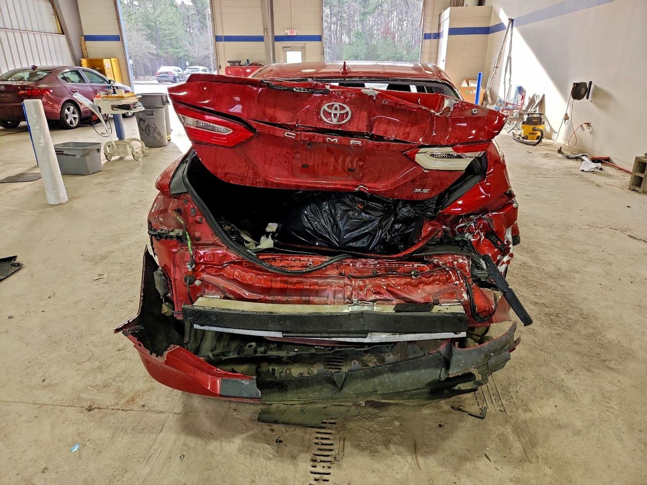 2020 TOYOTA CAMRY SE photo 16