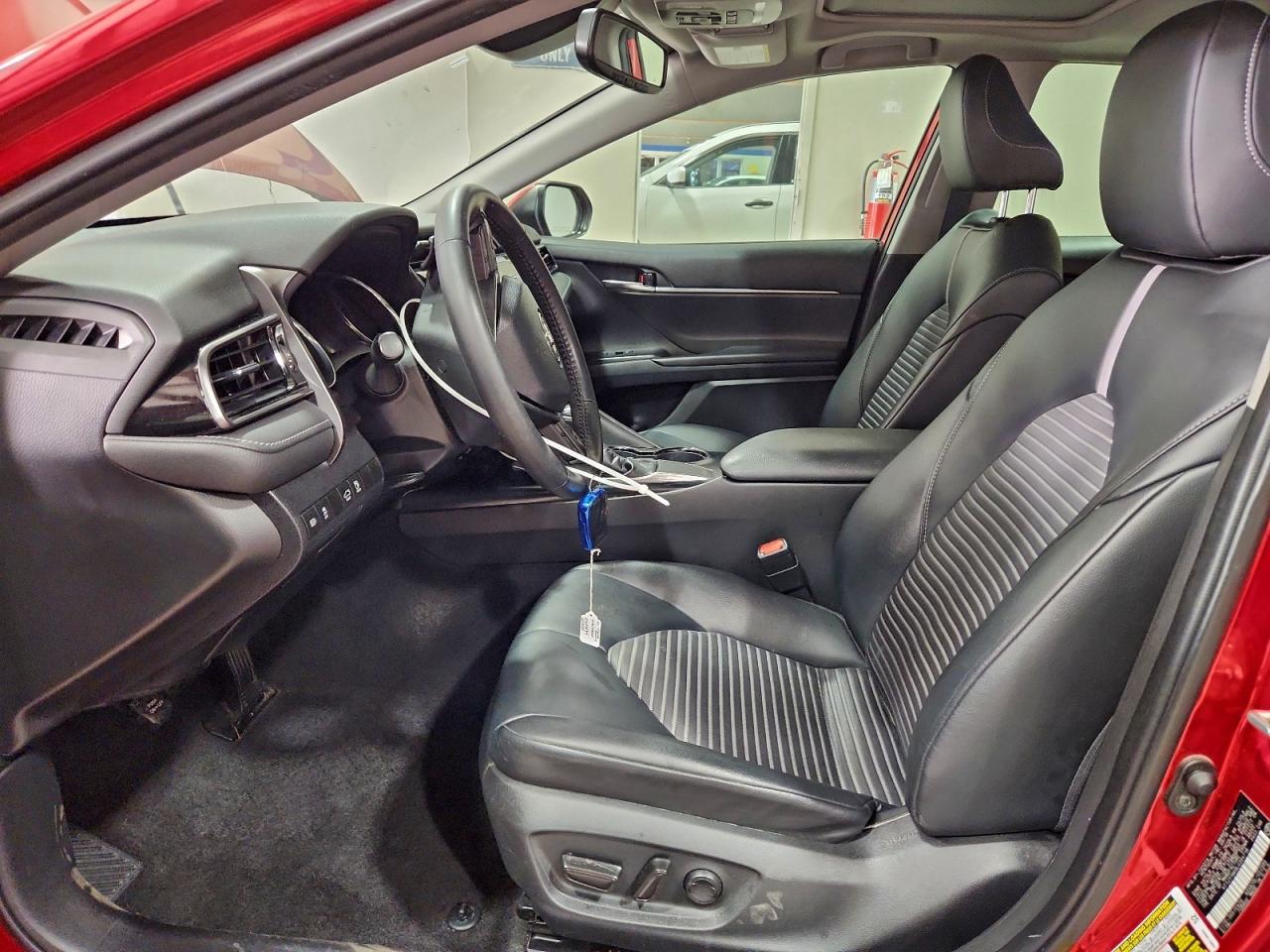2020 TOYOTA CAMRY SE photo 19
