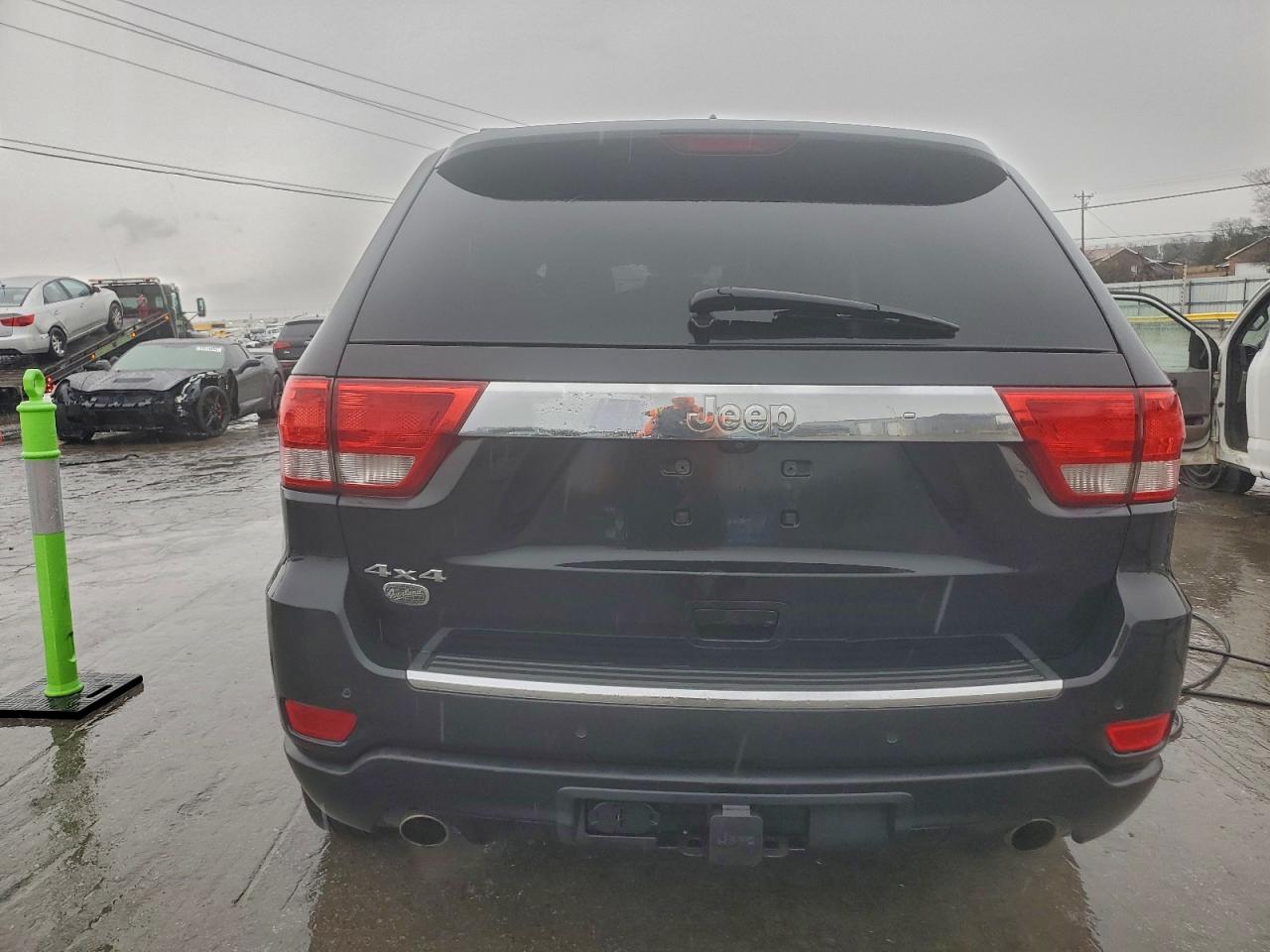 2011 JEEP GRAND CHEROKEE OVERLAND photo 6