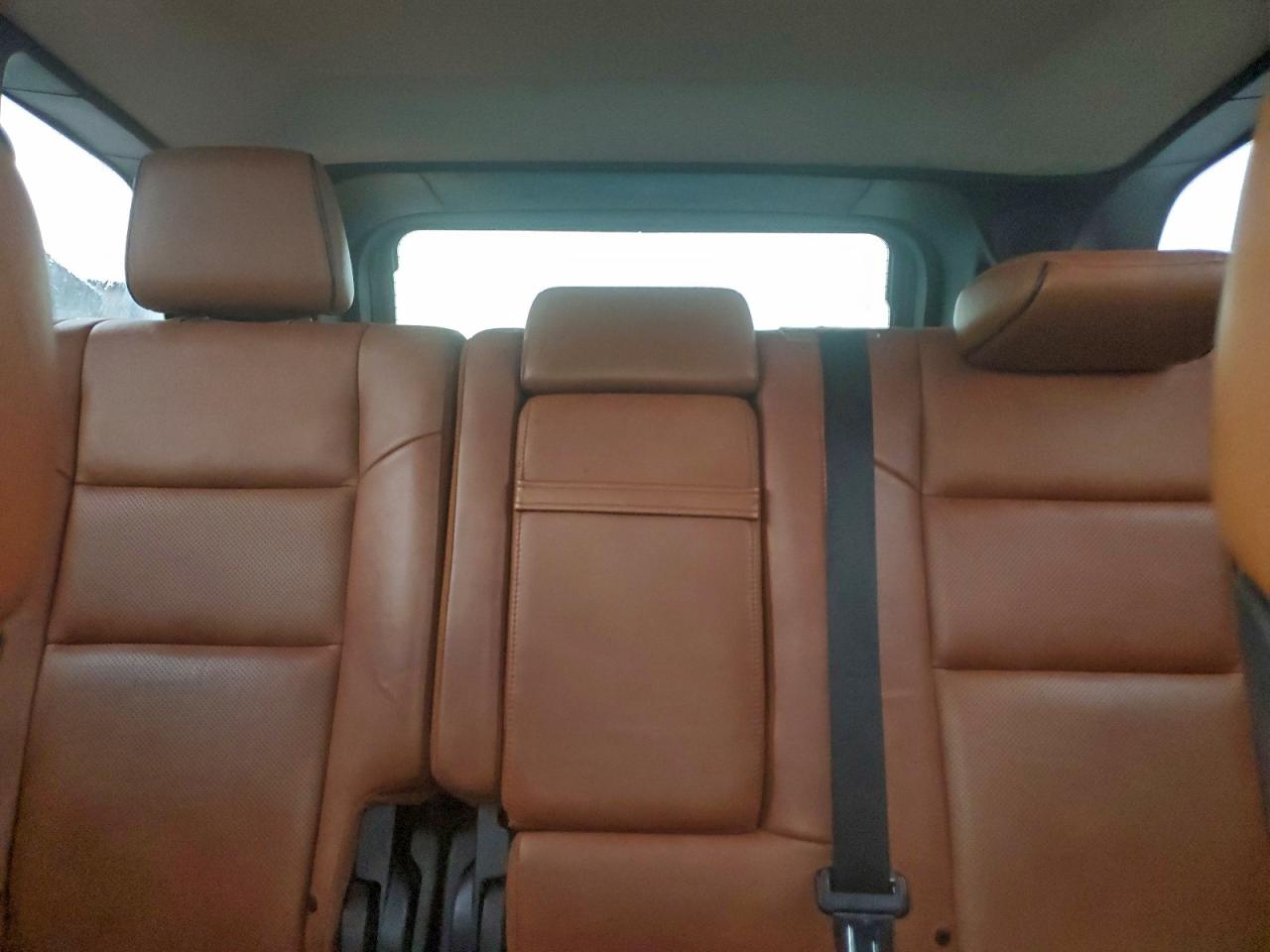 2011 JEEP GRAND CHEROKEE OVERLAND photo 10