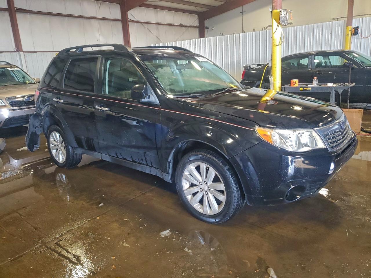 2013 SUBARU FORESTER LIMITED photo 4