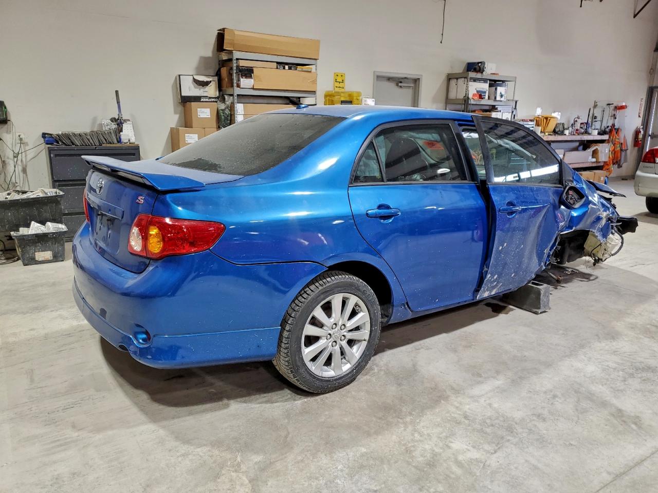 2010 TOYOTA COROLLA BASE photo 3
