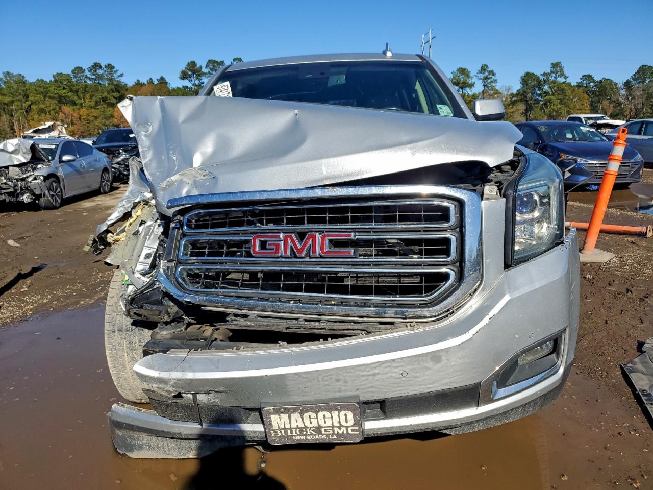 2015 GMC YUKON XL C1500 SLE photo 5