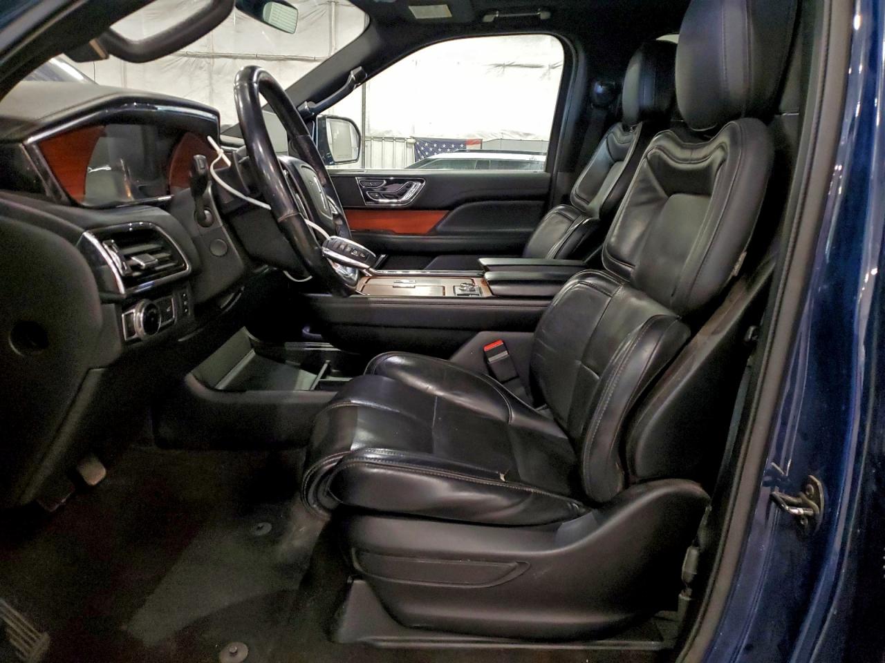 2019 LINCOLN NAVIGATOR L RESERVE photo 7