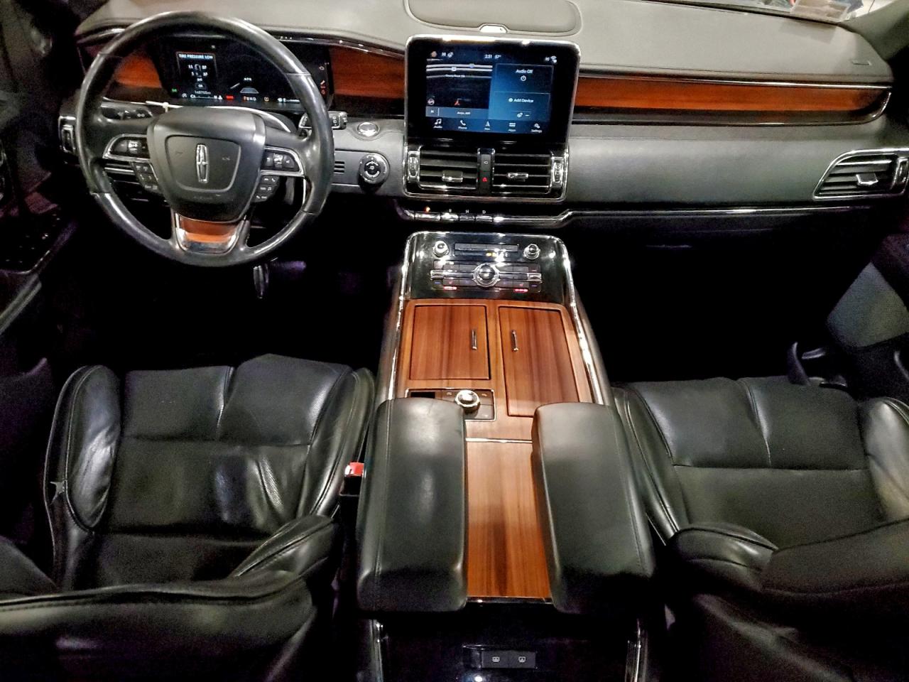 2019 LINCOLN NAVIGATOR L RESERVE photo 8