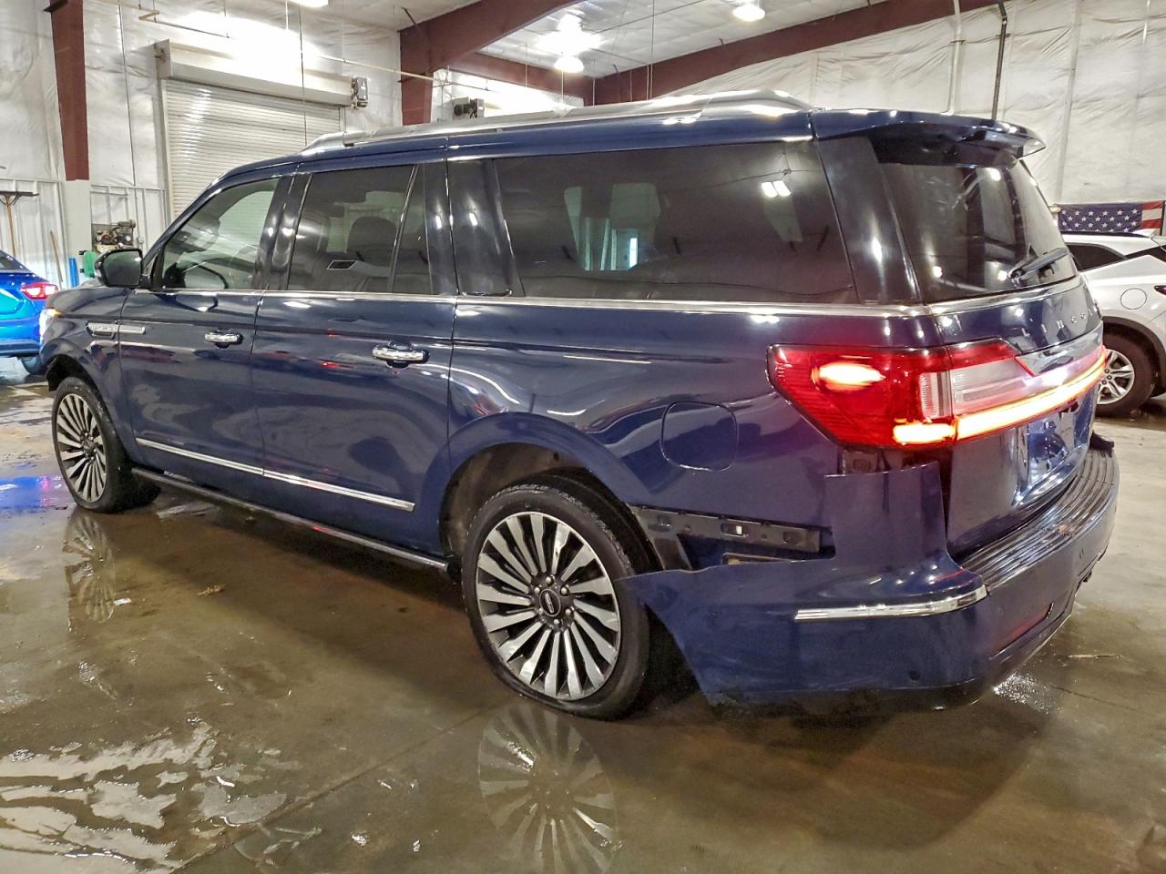 2019 LINCOLN NAVIGATOR L RESERVE photo 2