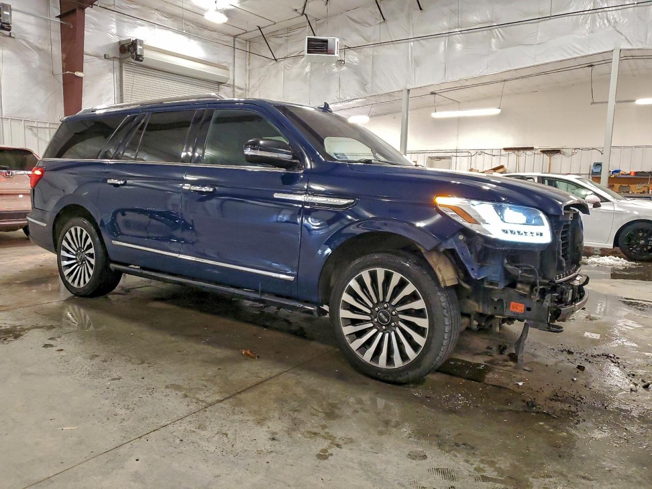 2019 LINCOLN NAVIGATOR L RESERVE photo 4