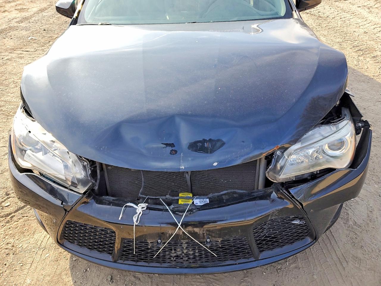 2015 TOYOTA CAMRY LE photo 11