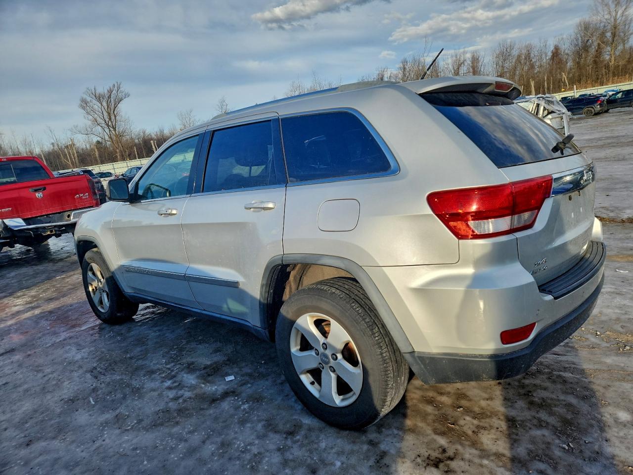 2012 JEEP GRAND CHEROKEE LAREDO photo 2