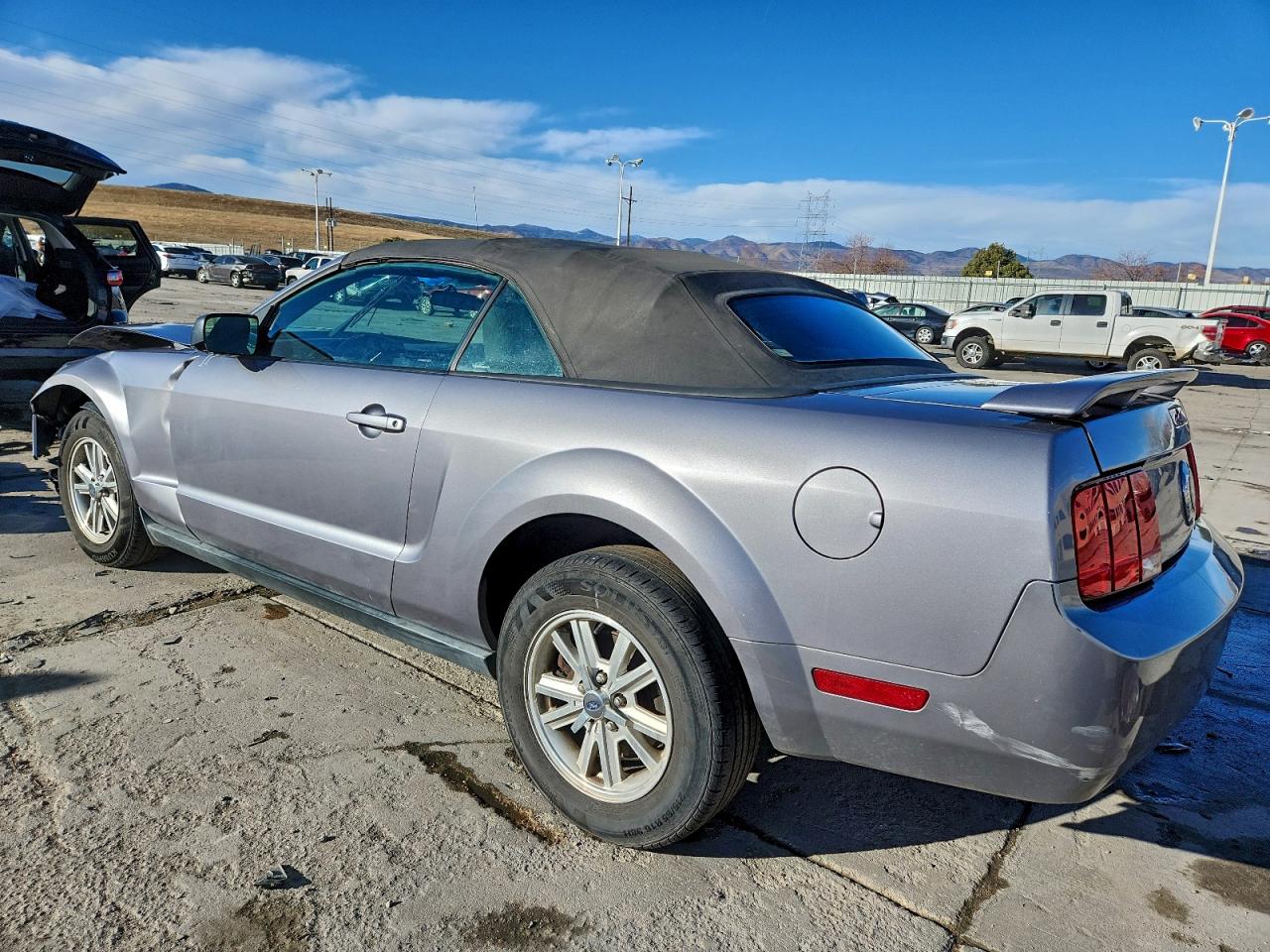 2006 FORD MUSTANG photo 2