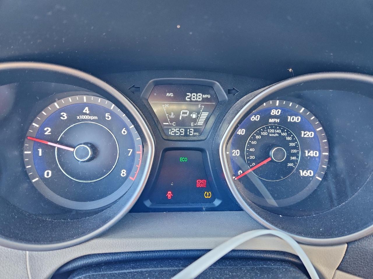 2016 HYUNDAI ELANTRA SE photo 9