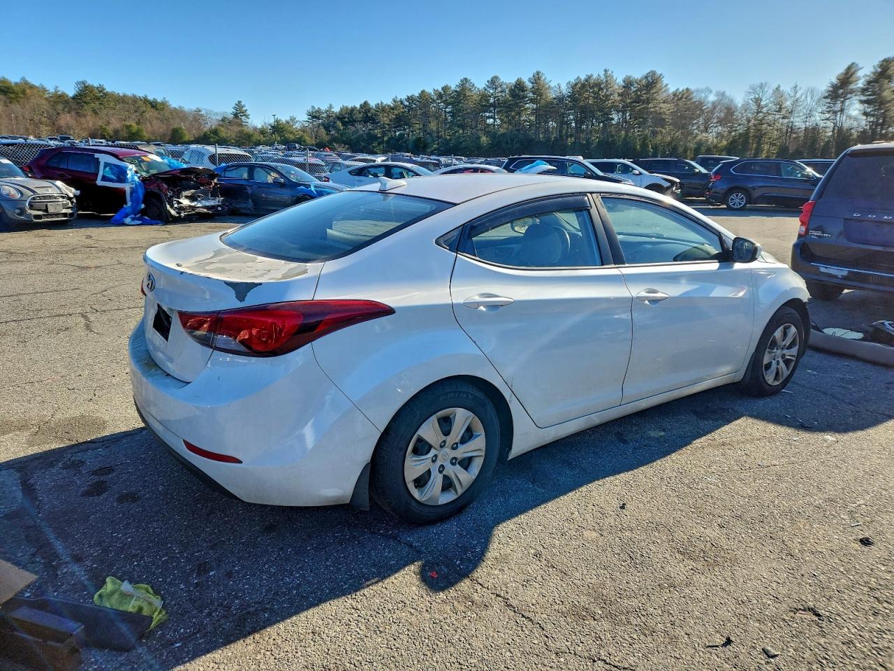 2016 HYUNDAI ELANTRA SE photo 3