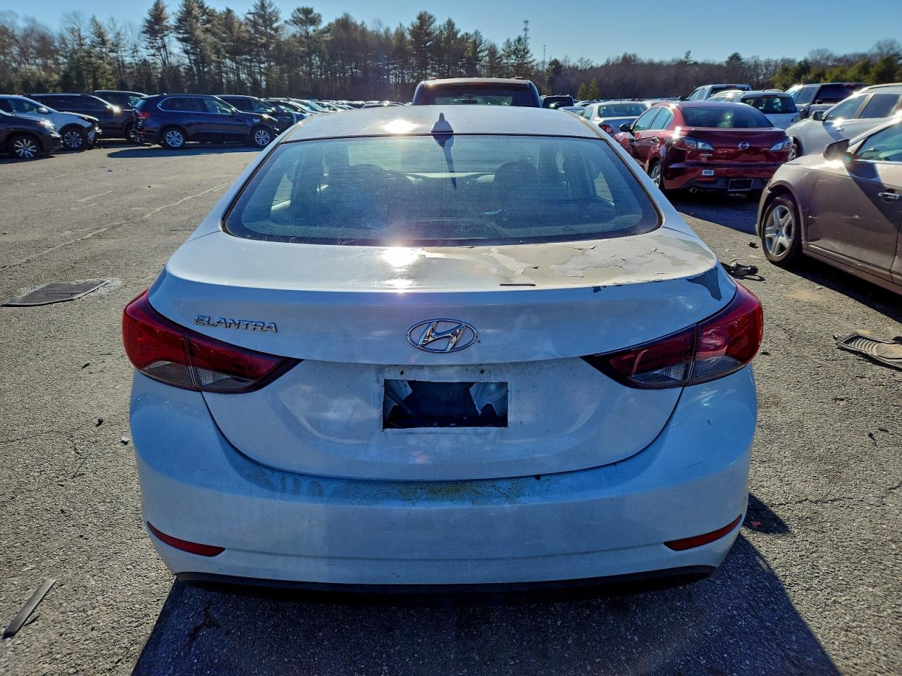 2016 HYUNDAI ELANTRA SE photo 6