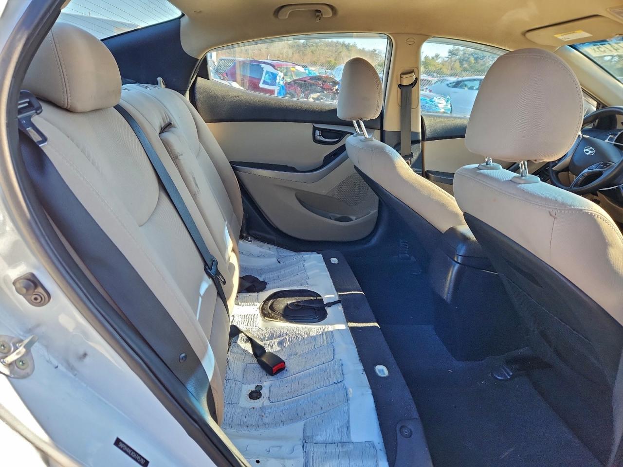 2016 HYUNDAI ELANTRA SE photo 10