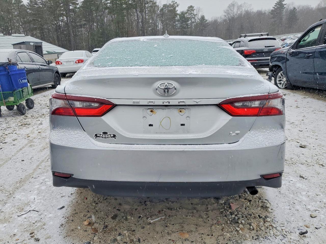 2022 TOYOTA CAMRY LE photo 6