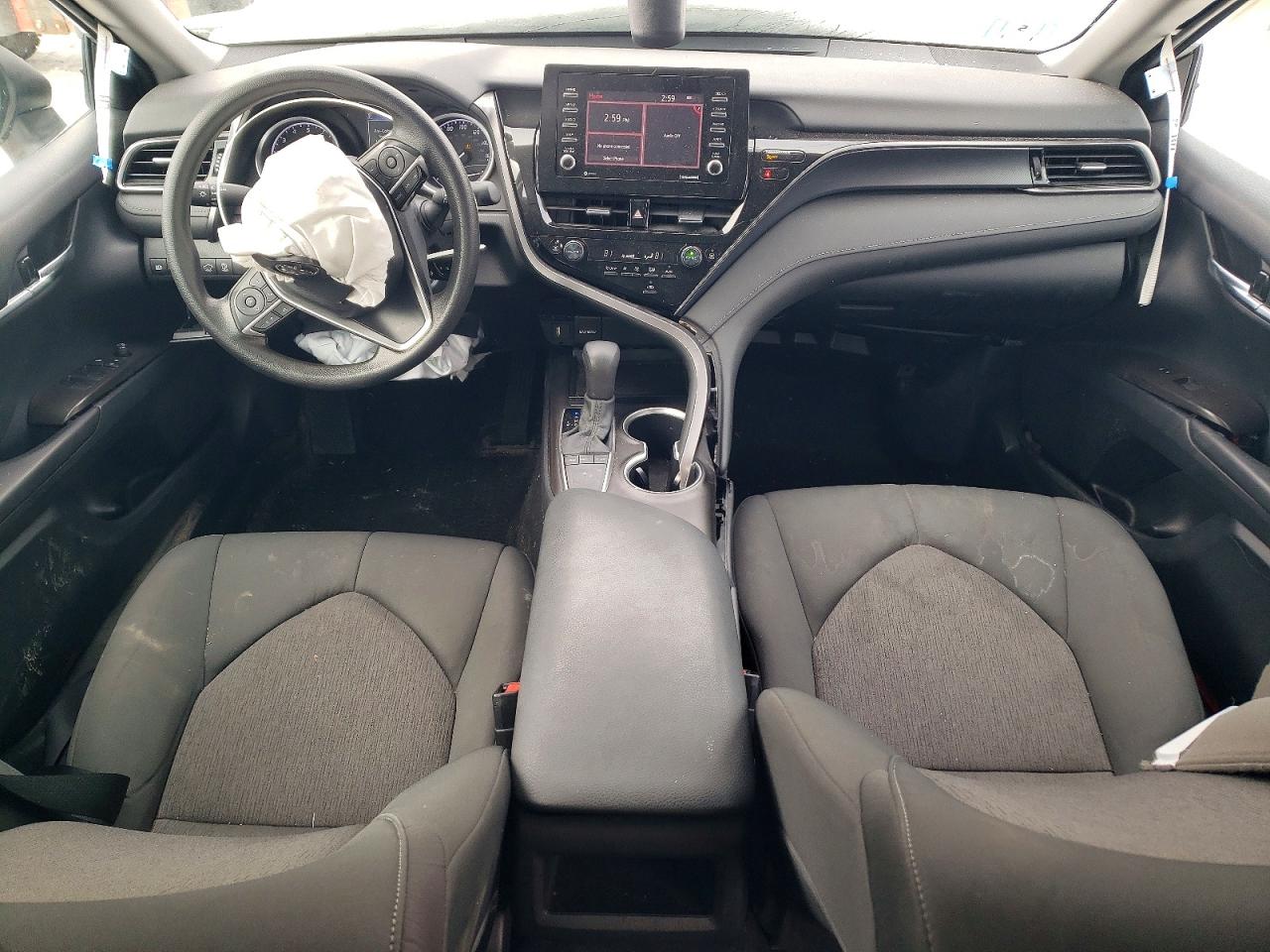 2022 TOYOTA CAMRY LE photo 8