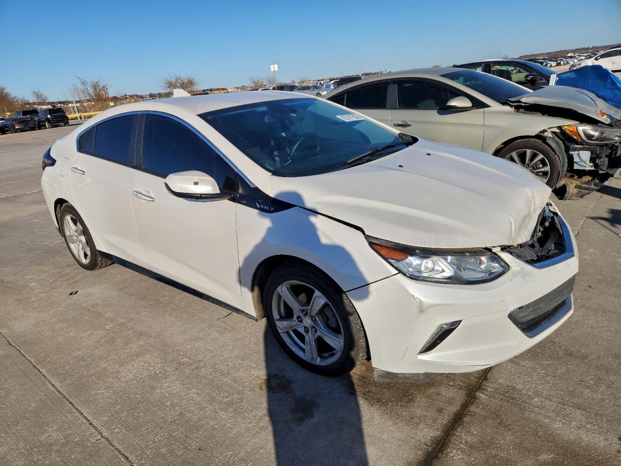 2017 CHEVROLET VOLT LT photo 4