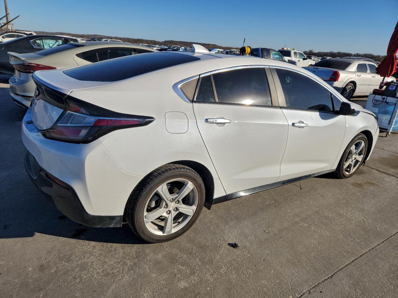 2017 CHEVROLET VOLT LT photo 3