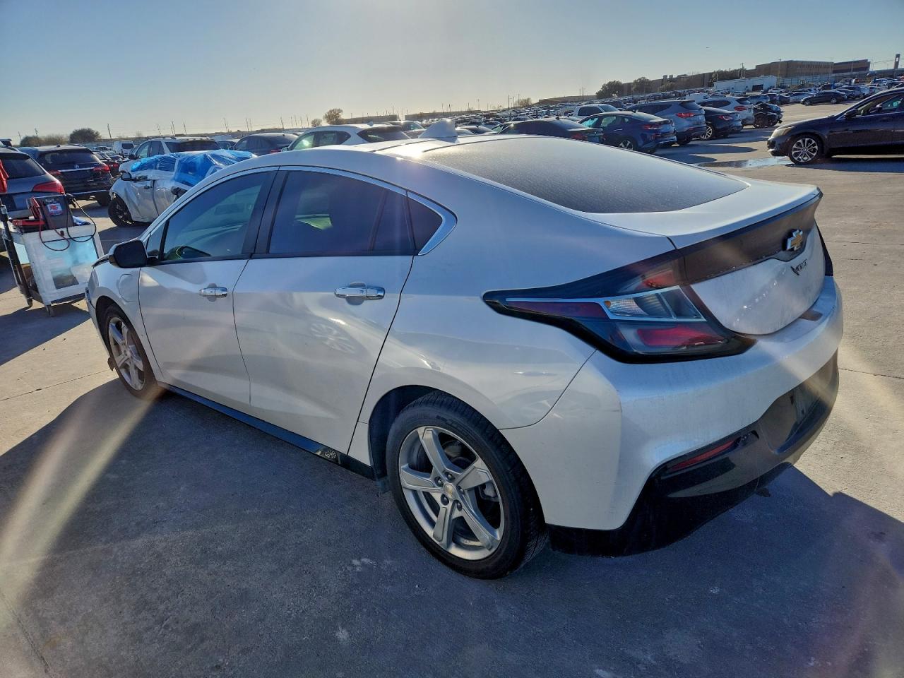 2017 CHEVROLET VOLT LT photo 2