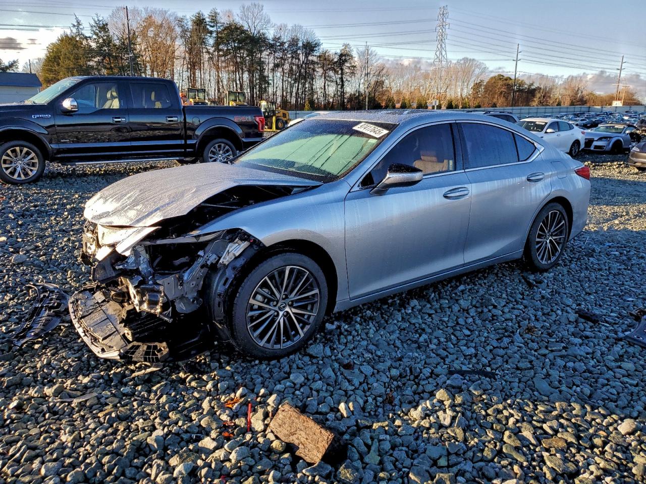 2024 LEXUS ES