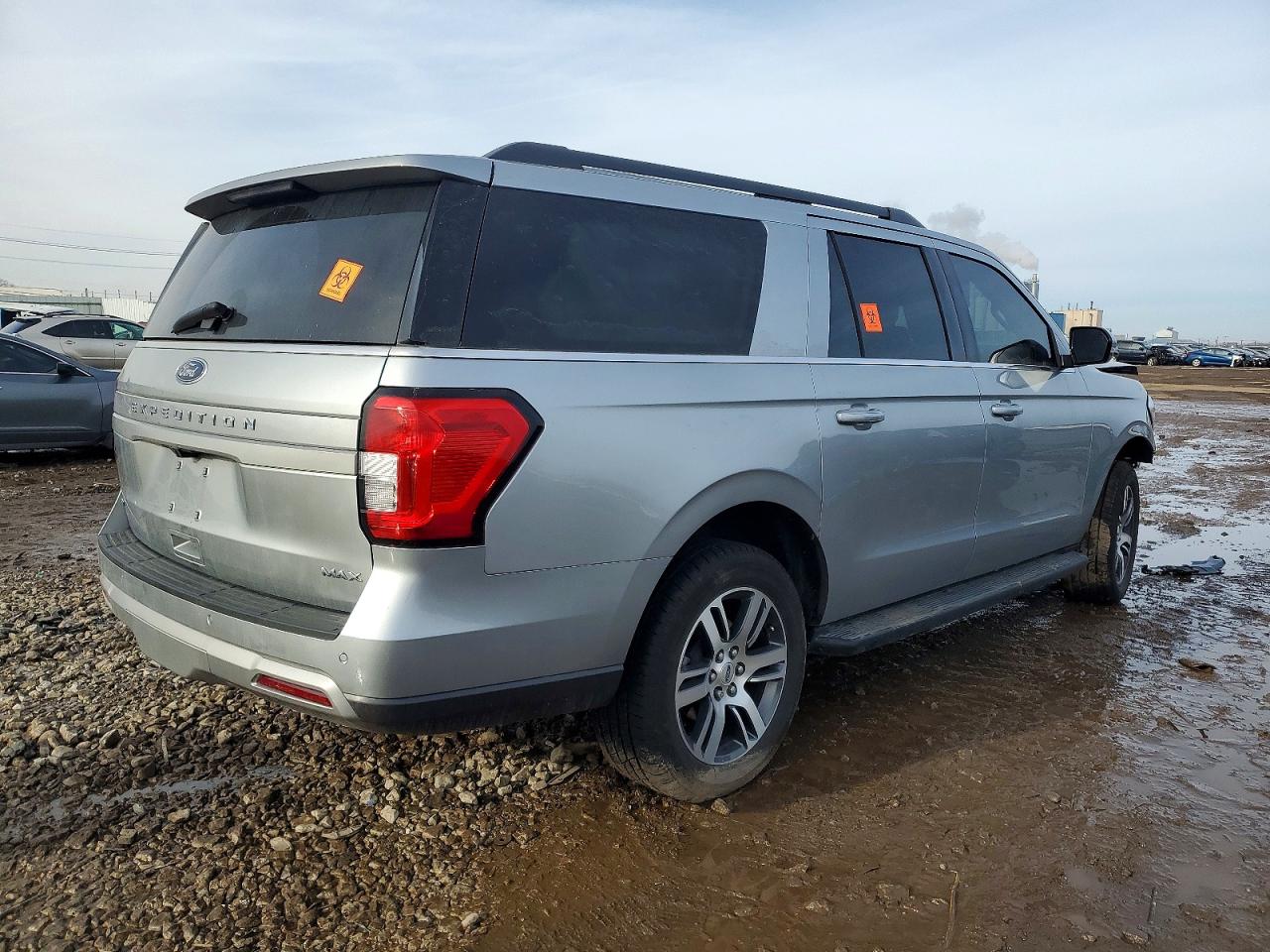 2024 FORD EXPEDITION MAX XLT photo 3