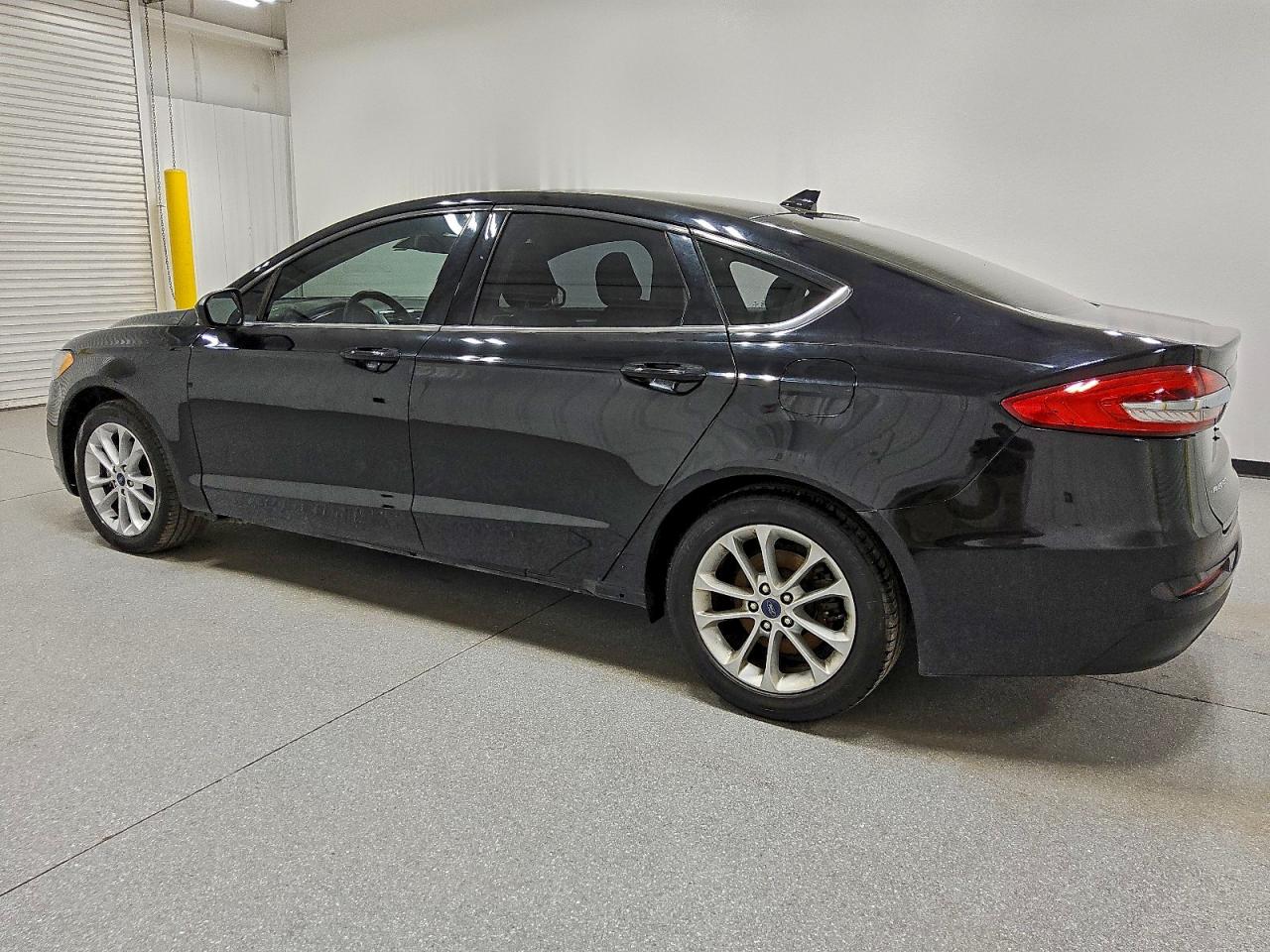 2020 FORD FUSION SE photo 2