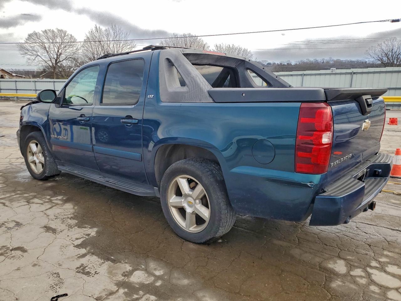 2007 CHEVROLET AVALANCHE C1500 photo 2